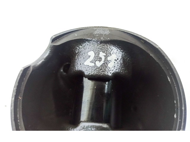  Поршень 642872   Mercedes-Benz R W251  