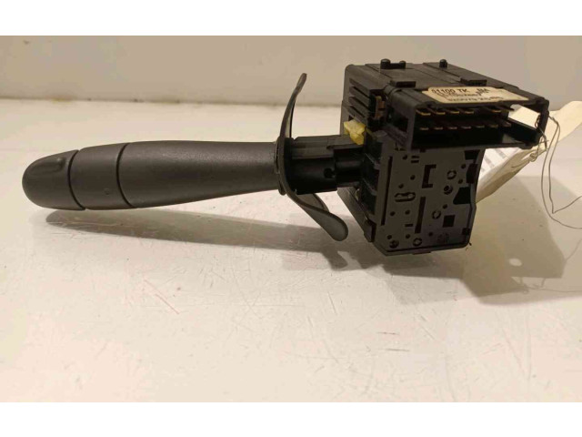 Переключатель дворников 6001551357   Renault Sandero I