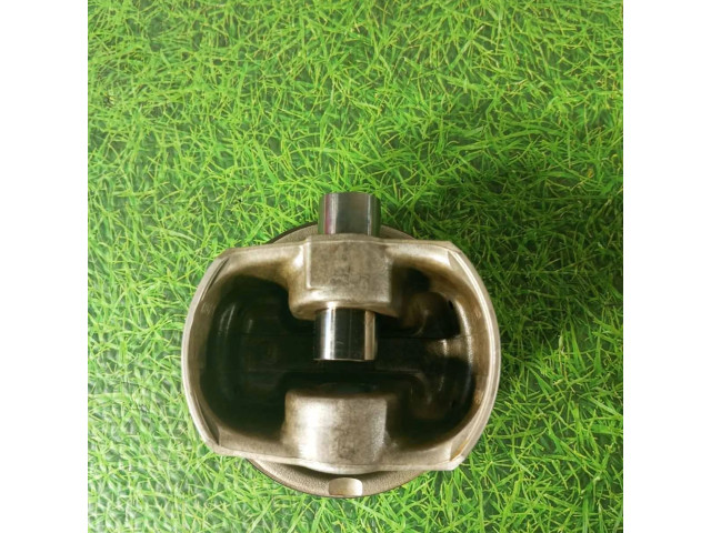 Píst 92L93, 7840920   BMW M5  pro benzínový motor 5.0 S85 B50AA 