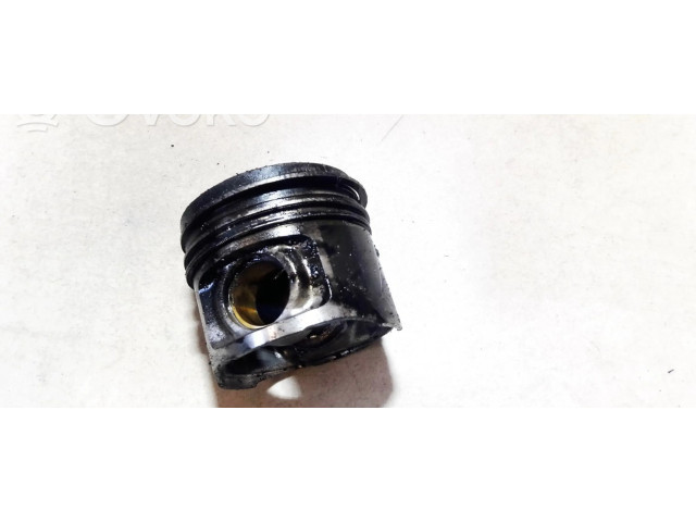 Píst    Alfa Romeo 156  pro naftový motor 1.9  