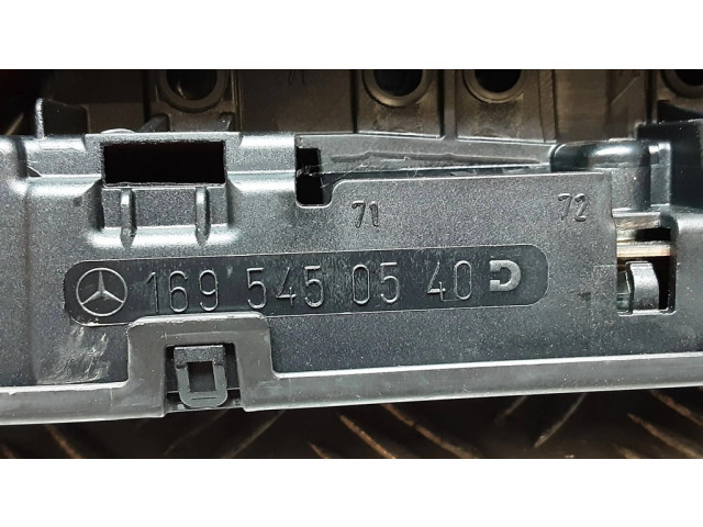   Pojistková skříňka 1695450540, 695450103   Mercedes-Benz  W169 2006