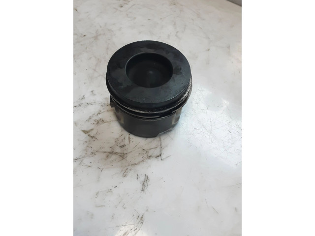 Píst 83L57, R111   Audi A6 S6 C6 4F     