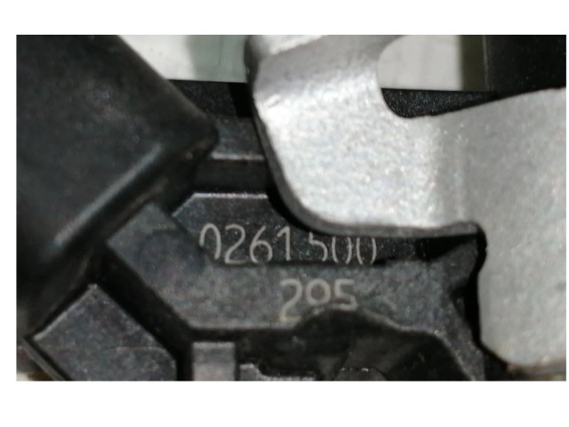Vstřikovač 0261500295   Peugeot 3008 II    5G01 