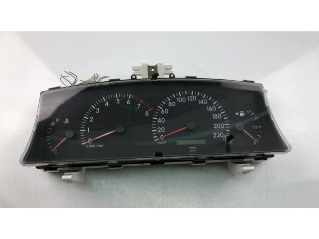 Přístrojová deska  Toyota Corolla E120 E130 2003 8380002800  