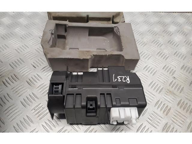 Řídící jednotka A0008005648   Mercedes-Benz SL R231 2013