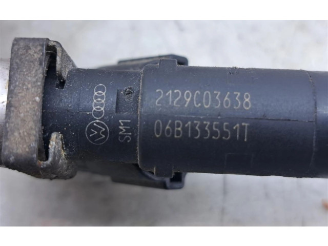 Vstřikovací lišta 06B133551T   Volkswagen PASSAT B5.5    ALT 