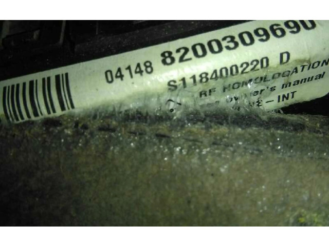 Pojistková skříňka Řídící jednotka BSM 8200309690, UCH   Renault Megane II 2004
