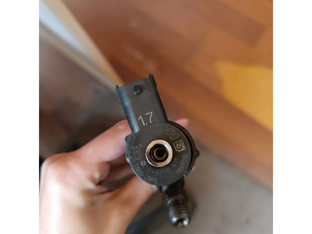 Vstřikovač 338002A800, 0445110411   Hyundai ix35  pro naftový motor 1.7  