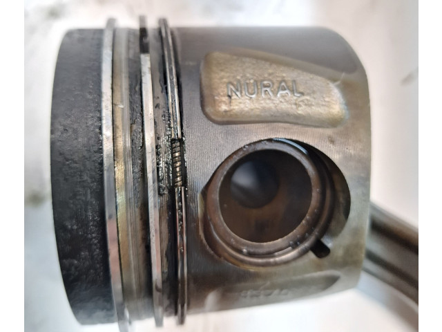 Píst A6420305220   Mercedes-Benz E W212    OM 642.836 
