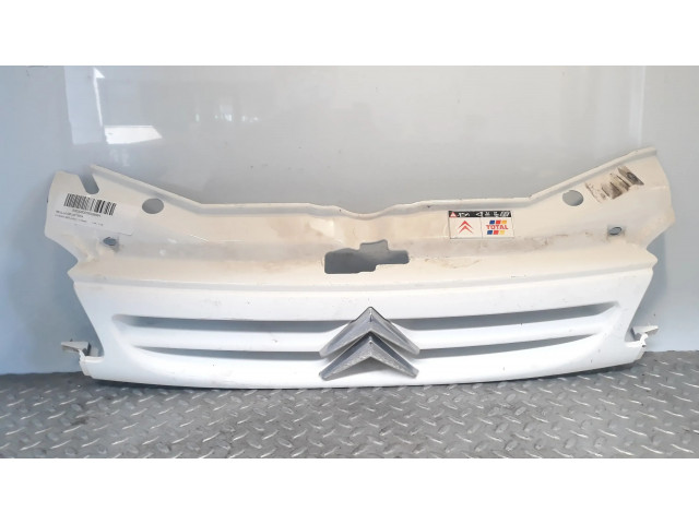 Передняя решётка Citroen Berlingo 1996-2002 года       