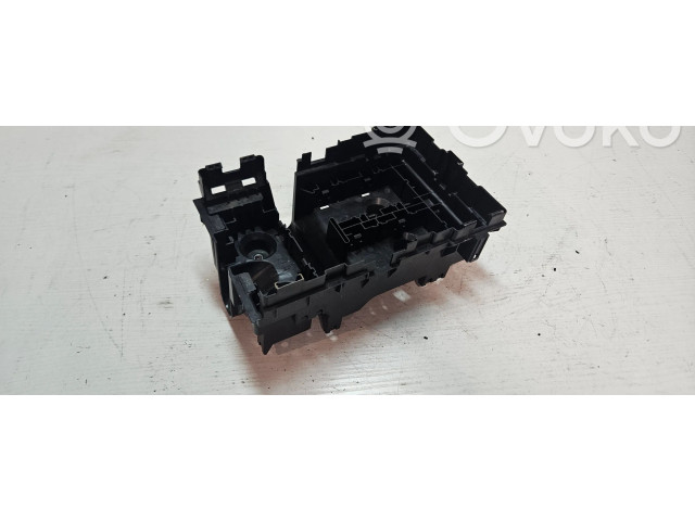   Pojistková skříňka 63513678   Chrysler Pacifica 2018