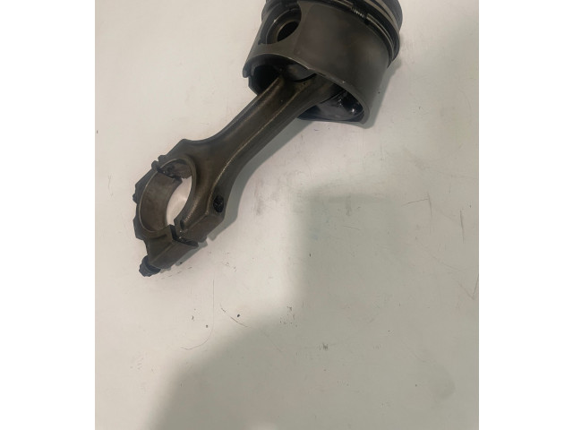  Поршень с шатуном M51D25_256T1 11252246629, 11252246630  BMW 5 E39  