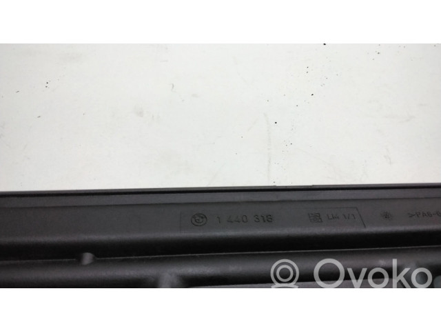 Vstřikovací lišta 1440318   BMW 3 E46  pro benzínový motor 2.8  