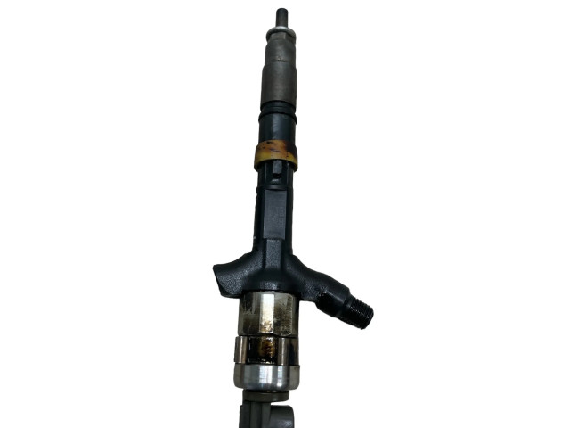 Vstřikovač 2367027020   Toyota Avensis T220  pro naftový motor 2.0  