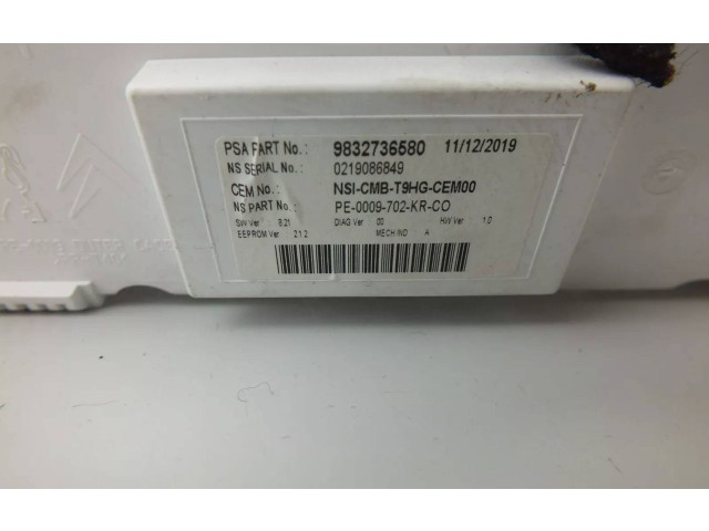 Přístrojová deska  Peugeot 308 2020 9832736580  