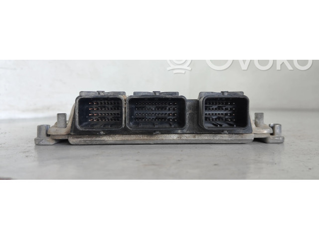 Блок управления двигателя 0281011522   Lancia Phedra