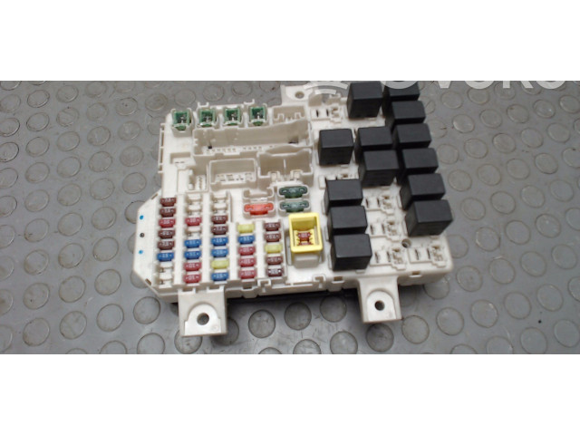 Блок предохранителей  8637A170, NICHTZUTREFFEND   Mitsubishi Colt    