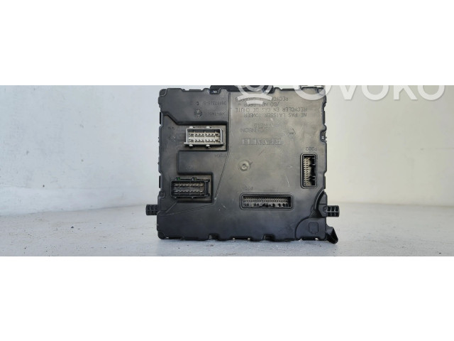   Pojistková skříňka 8200870483   Nissan Primera 2001