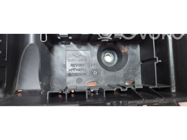   Pojistková skříňka 63513678   Chrysler Pacifica 2018