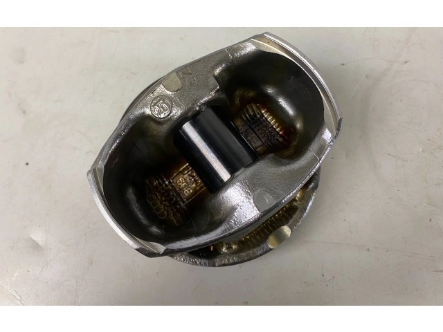 Píst 06KBG, 82.435   Audi A3 S3 8V    DNUE 