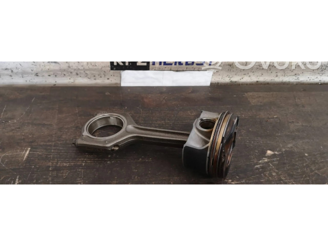 Píst    BMW 4 F32 F33    S55-B30A 