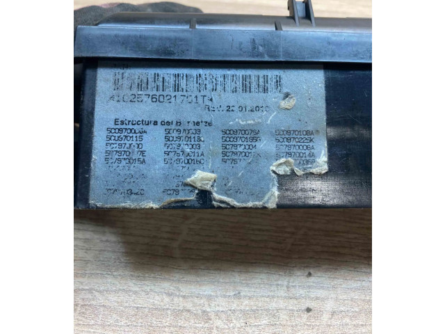   Pojistková skříňka 5C0970006A, 500970115   Volkswagen Jetta VI 2011