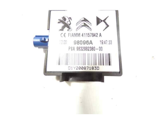 Блок управления 9832982380, 9832982380   Peugeot Rifter