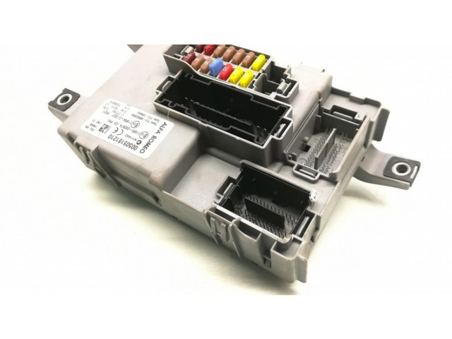 Блок предохранителей 00505181210, 70089313   Alfa Romeo MiTo    