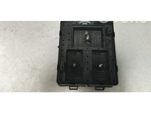 Блок предохранителей 95263746, 1247621   Opel Mokka    