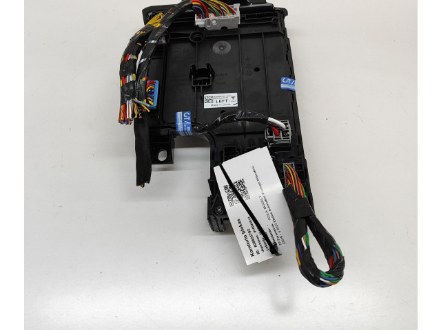 Блок комфорта 149784739D, 149785000D   Tesla Model Y   