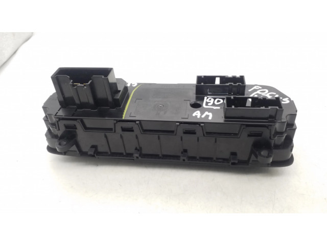 Блок управления климат-контролем F1ET18549, F1ET19980   Ford Focus