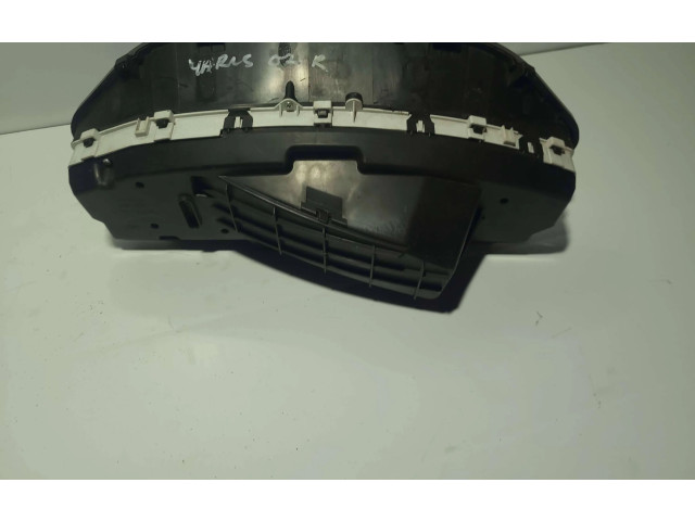 Přístrojová deska  Toyota Yaris 2007 838000D630D, MB4573003146  