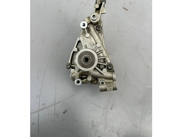 Масляный насос  N55B30A 7613549  BMW 5 F10 F11 3.5