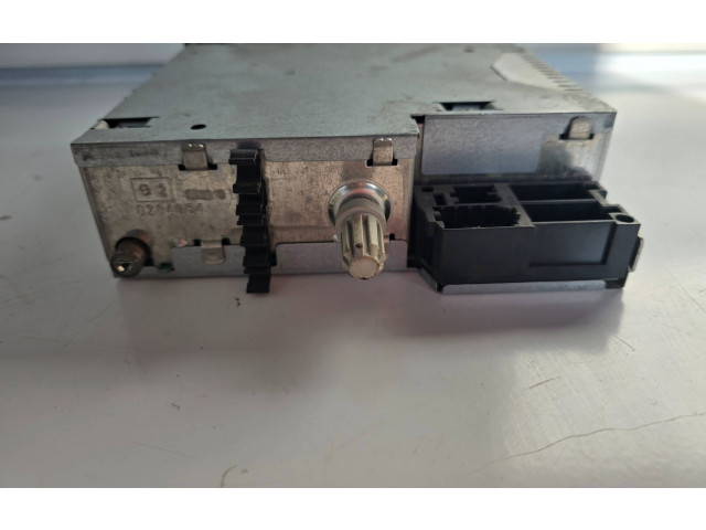 Радио/ проигрыватель CD/DVD / навигация 8200633634   Renault Mascott    