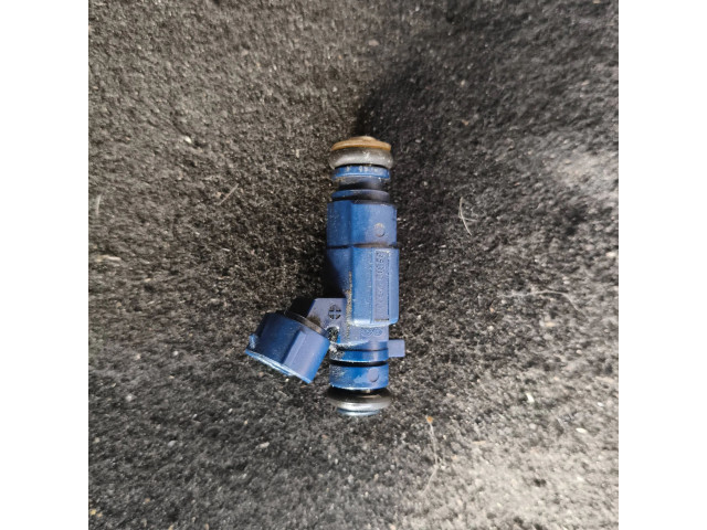 Vstřikovač 353102b000   Hyundai ix20  pro benzínový motor 1.6 G4FC 