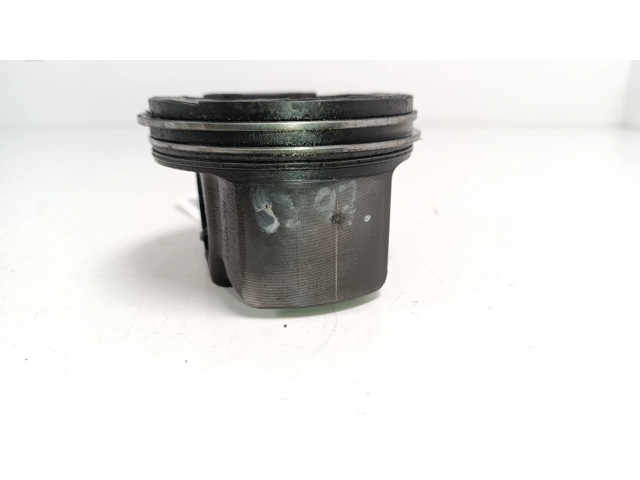 Píst A6540300517   Mercedes-Benz E W213  pro naftový motor 2.0 654.920 