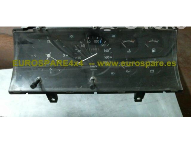 Přístrojová deska  Nissan Patrol 260 1989 195476-01, G9800  
