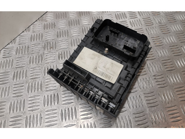 Блок предохранителей 1K0937804G, 1K0937820B   Volkswagen Caddy    