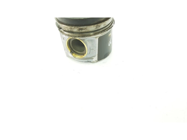  Поршень с шатуном  11258519401, 1212CD  BMW 2 Active Tourer U06  2.0