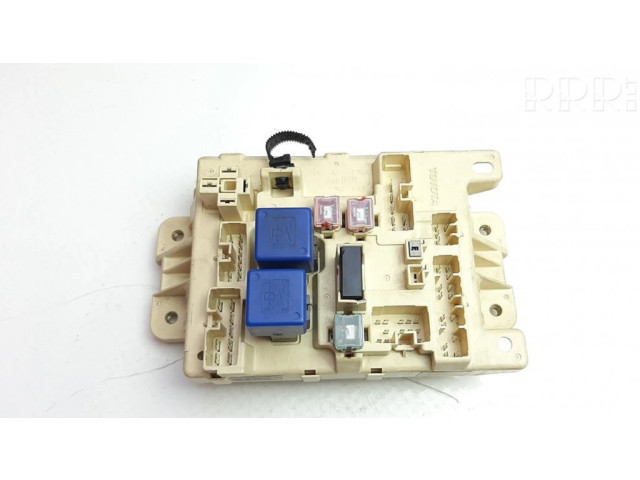 Блок предохранителей 8264120190, M7252   Toyota RAV 4 (XA10)    