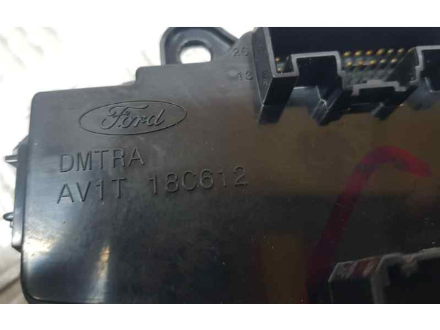 Блок управления климат-контролем E1067607D   Ford Tourneo