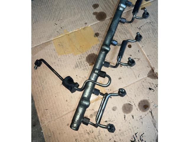 Vstřikovací lišta 0445216002   BMW 5 E39  pro naftový motor 2.5  
