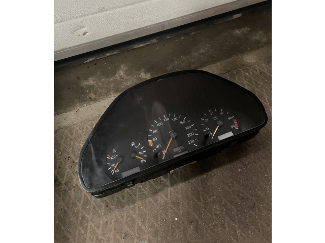 Панель приборов 87001311, 110008558   Mercedes-Benz C W202       