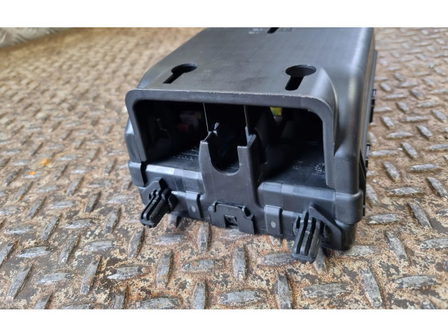   Pojistková skříňka 31682732, 32209198   Volvo XC60 2019