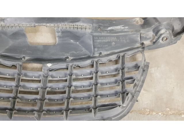 Передняя решётка Chrysler Pacifica  04857713AA, 04857631AA      