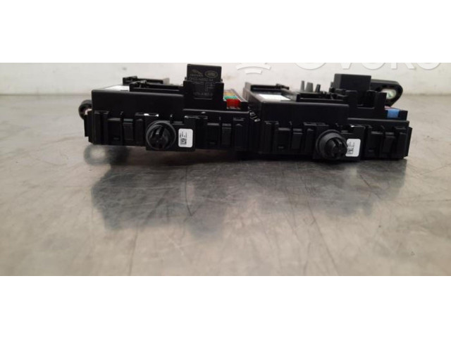 Блок предохранителей  M8E214N030CC   Land Rover Range Rover Sport L461    