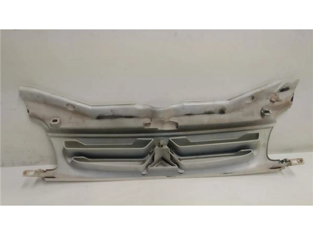 Передняя решётка Citroen Berlingo 2003-2007 года 9635603977      