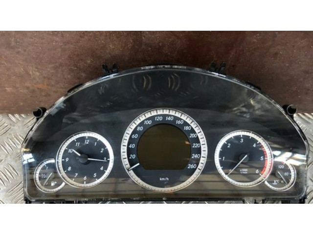 Přístrojová deska  Mercedes-Benz E W212 2011 A2129002509  