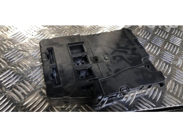 Pojistková skříňka Řídící jednotka BSM 8200309689   Renault Megane II 2004