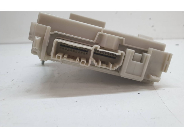   Pojistková skříňka 8267030230   Lexus GS 300 350 430 450H 2007